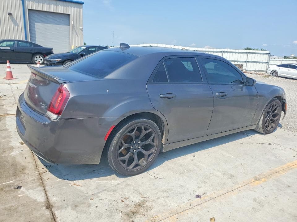 2018 CHRYSLER 300 S 3