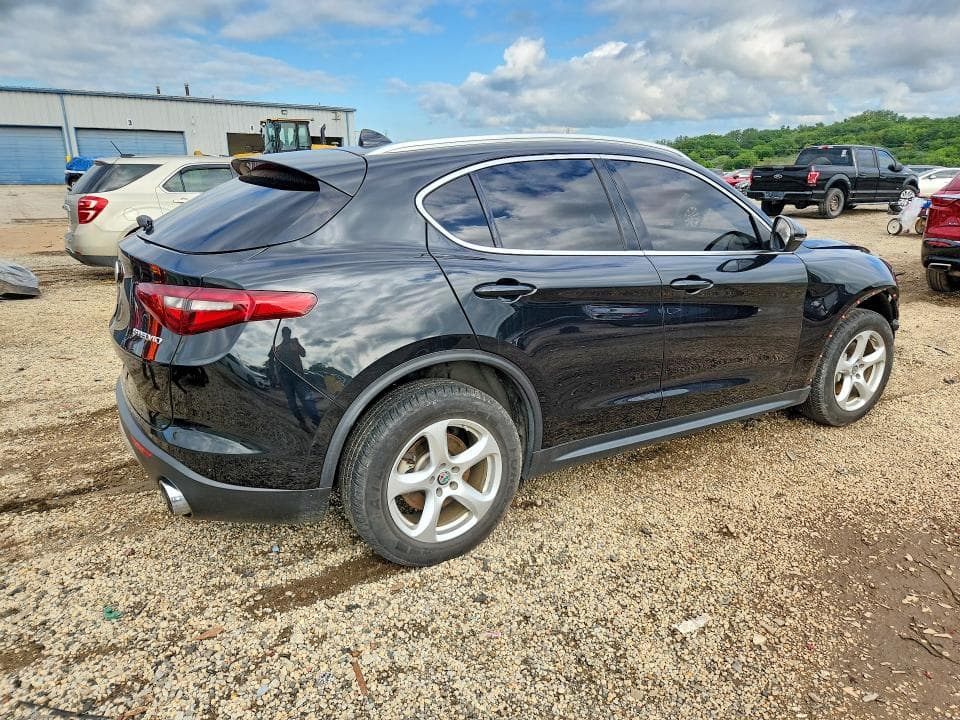 2018 ALFA ROMEO STELVIO 3
