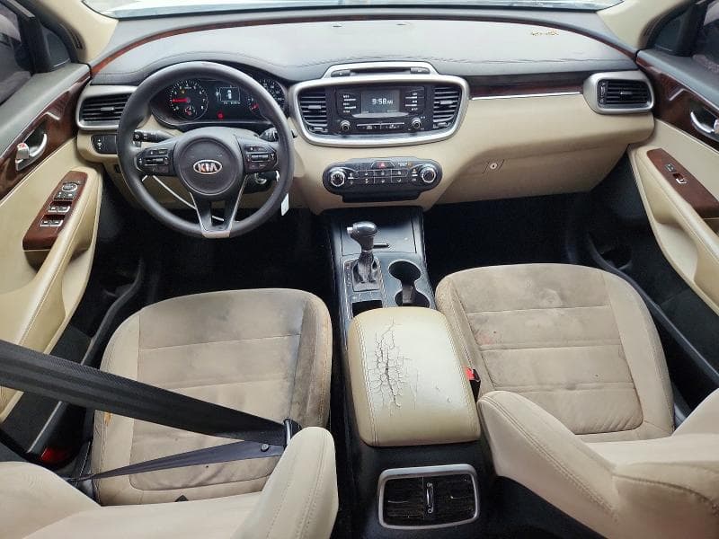2017 KIA SORENTO LX 8
