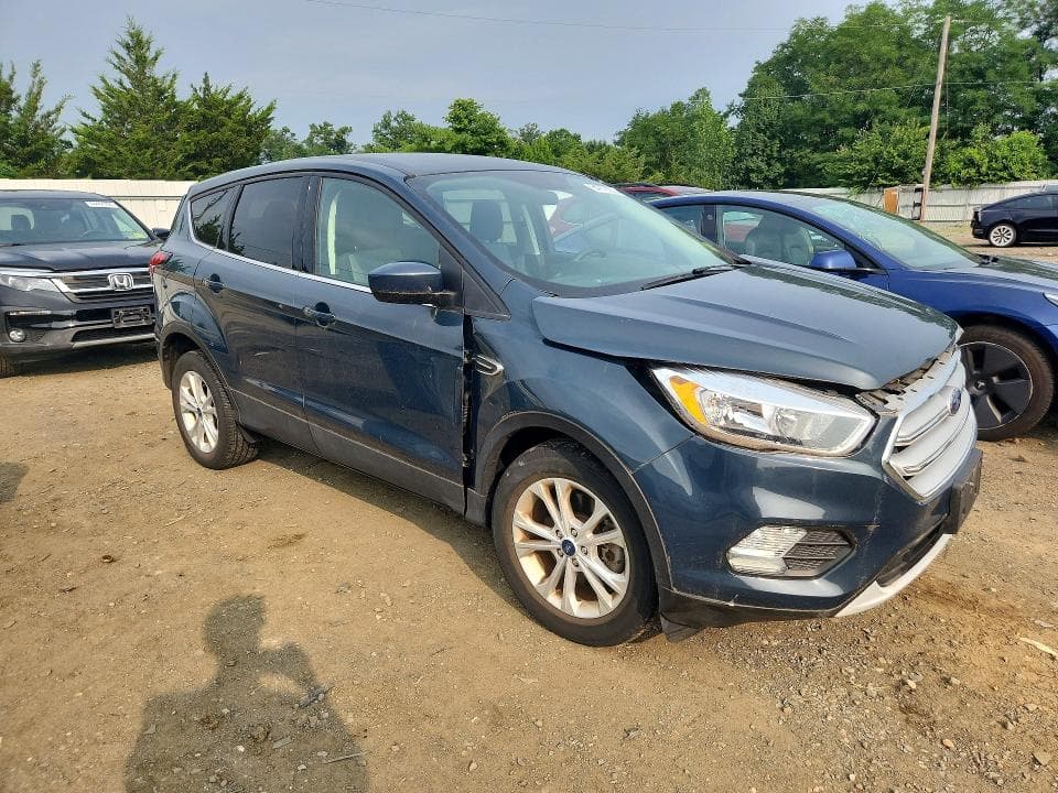 2019 FORD ESCAPE SE 4