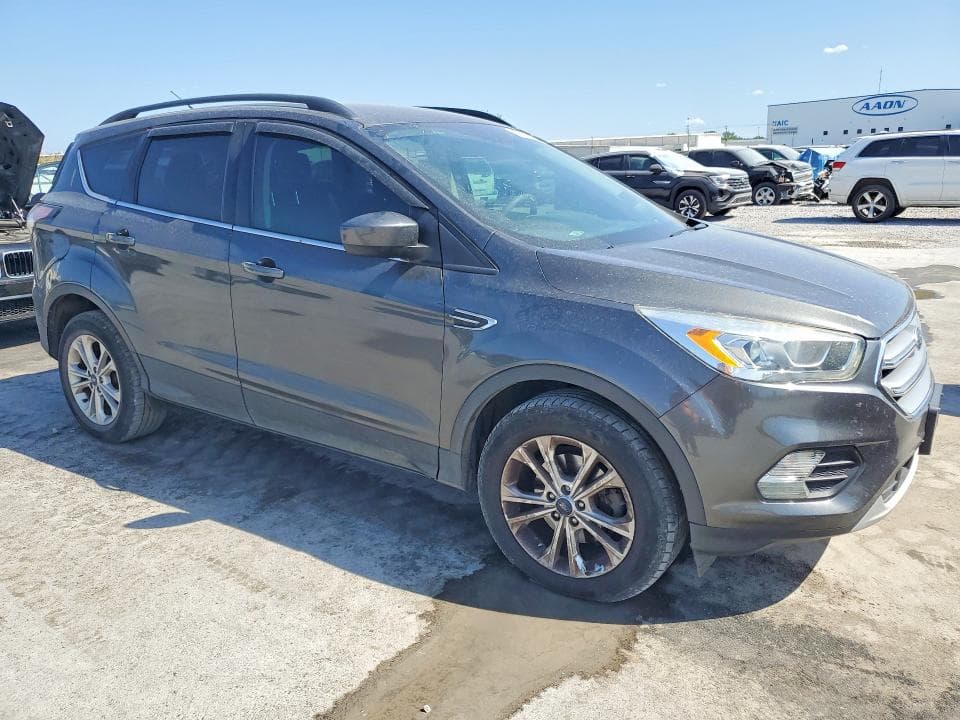 2017 FORD ESCAPE SE 4