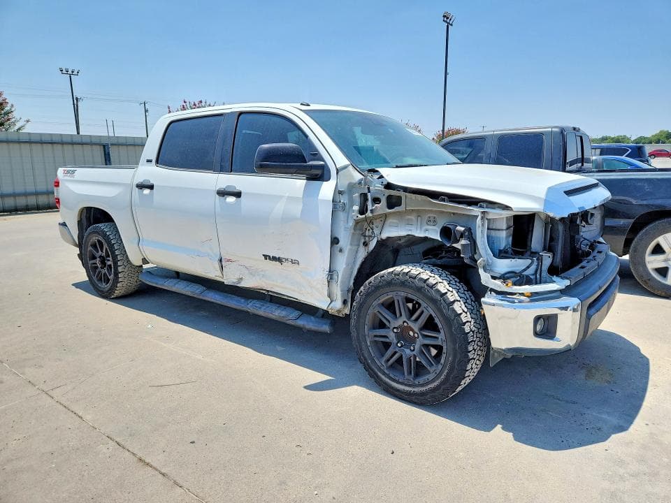 2018 TOYOTA TUNDRA CREWMAX SR5 4