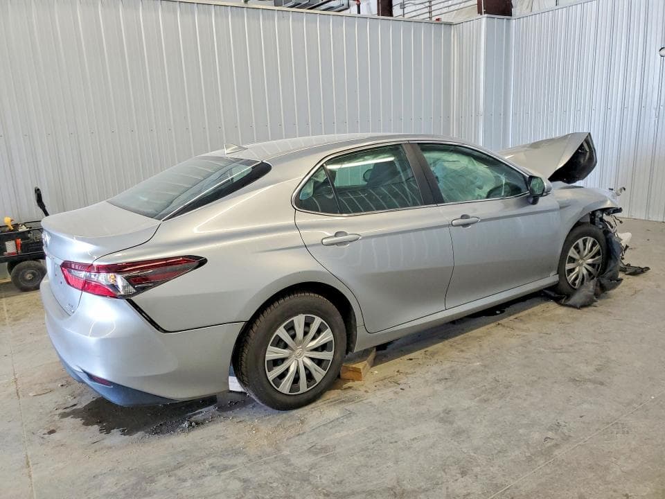 2022 TOYOTA CAMRY LE 3
