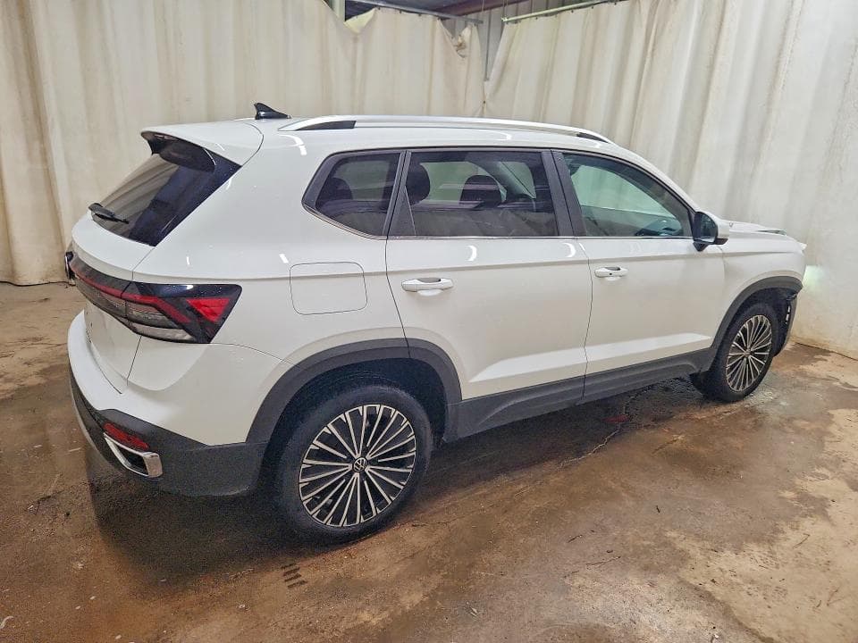 2026 VOLKSWAGEN TAOS SE 3