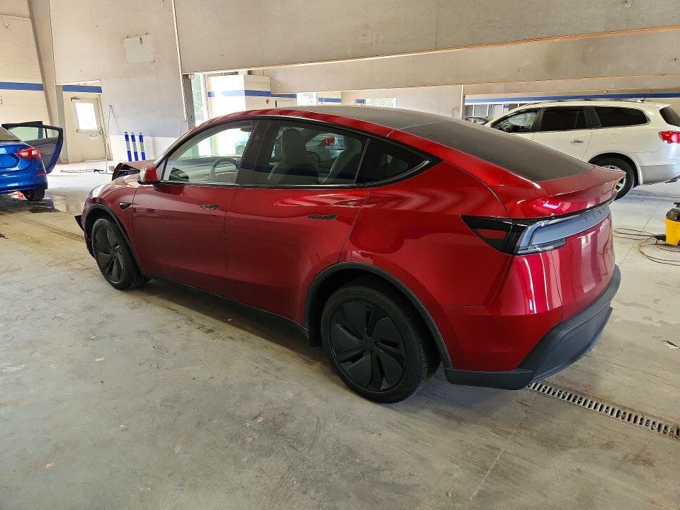 2026 TESLA MODEL Y 2