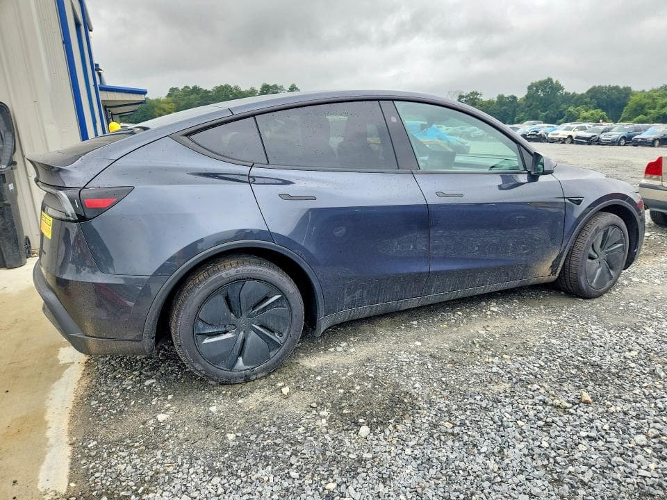 2026 TESLA MODEL Y 3