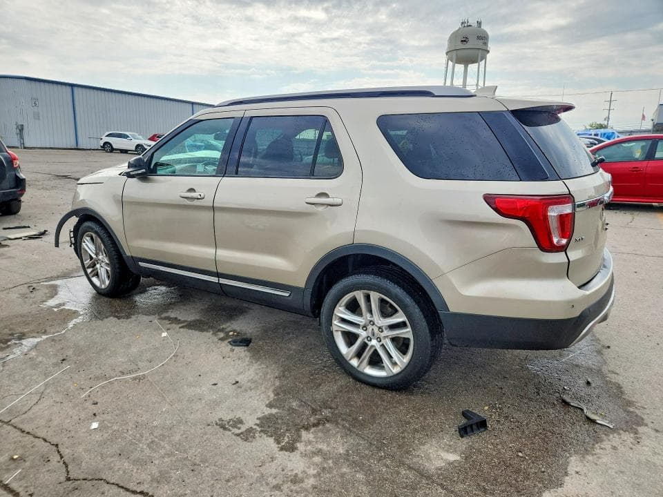2017 FORD EXPLORER XLT 2