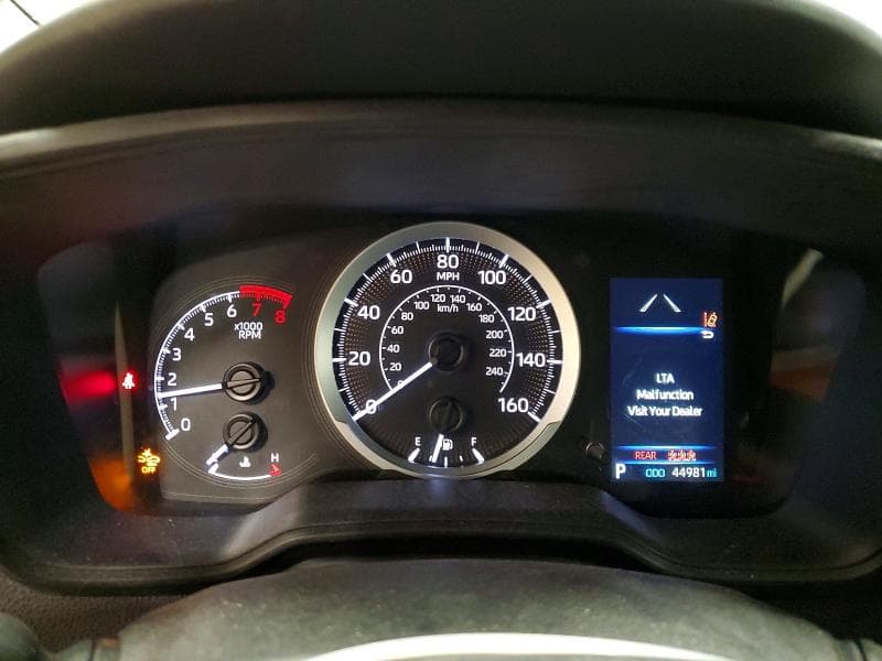 2021 TOYOTA COROLLA LE 9