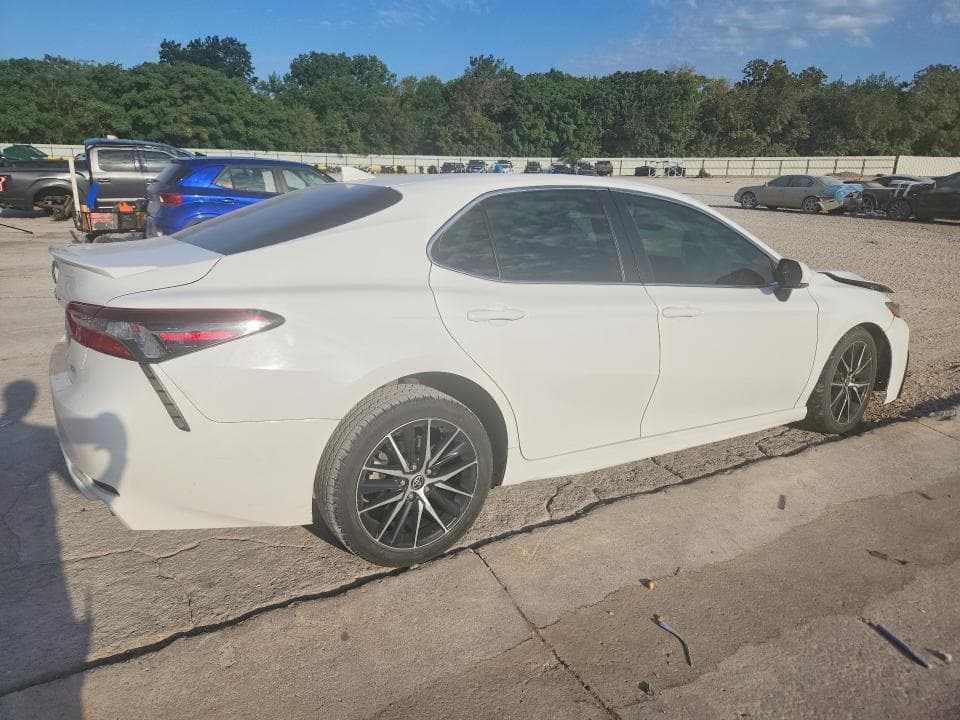 2022 TOYOTA CAMRY SE 3