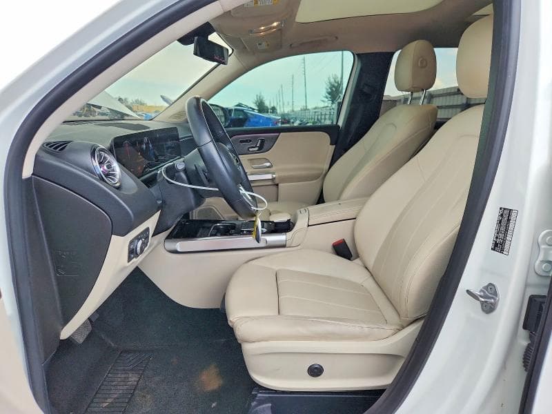 2021 MERCEDES-BENZ GLB 250 7