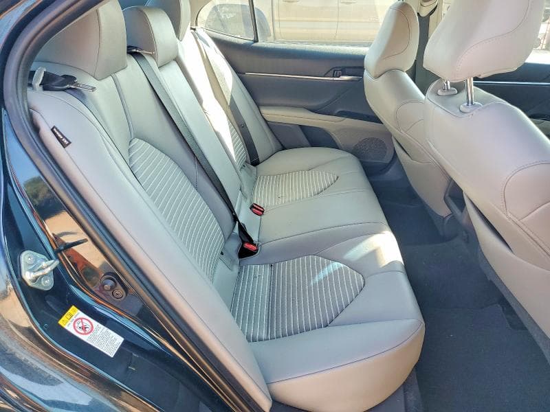 2019 TOYOTA CAMRY SE 10