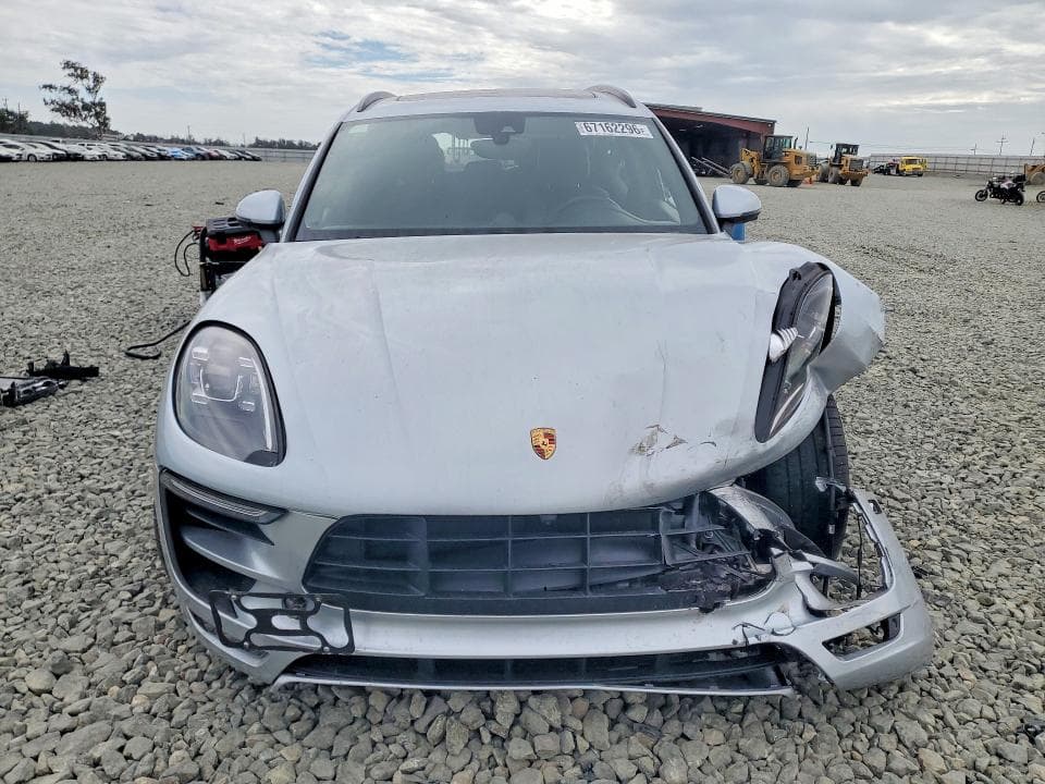 2017 PORSCHE MACAN GTS 5