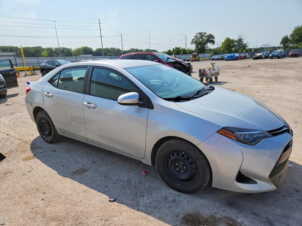 2017 TOYOTA COROLLA LE 4