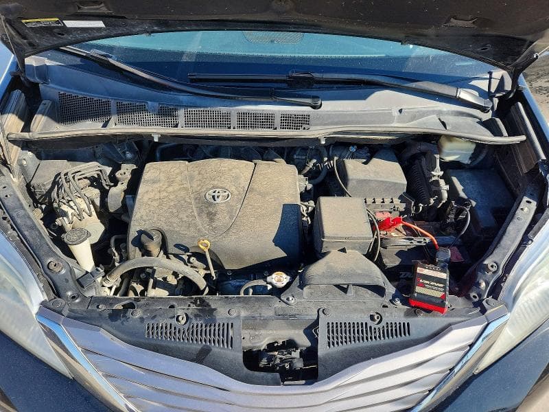 2017 TOYOTA SIENNA XLE 7-PASSENGER 11