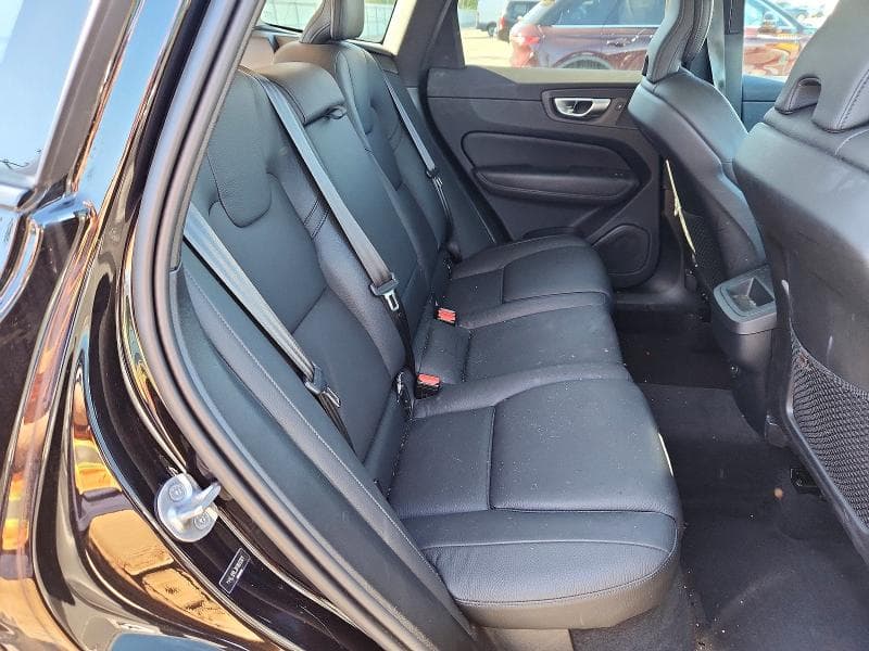2024 VOLVO XC60 PLUS 11