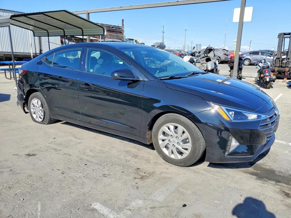 2020 HYUNDAI ELANTRA SE 4