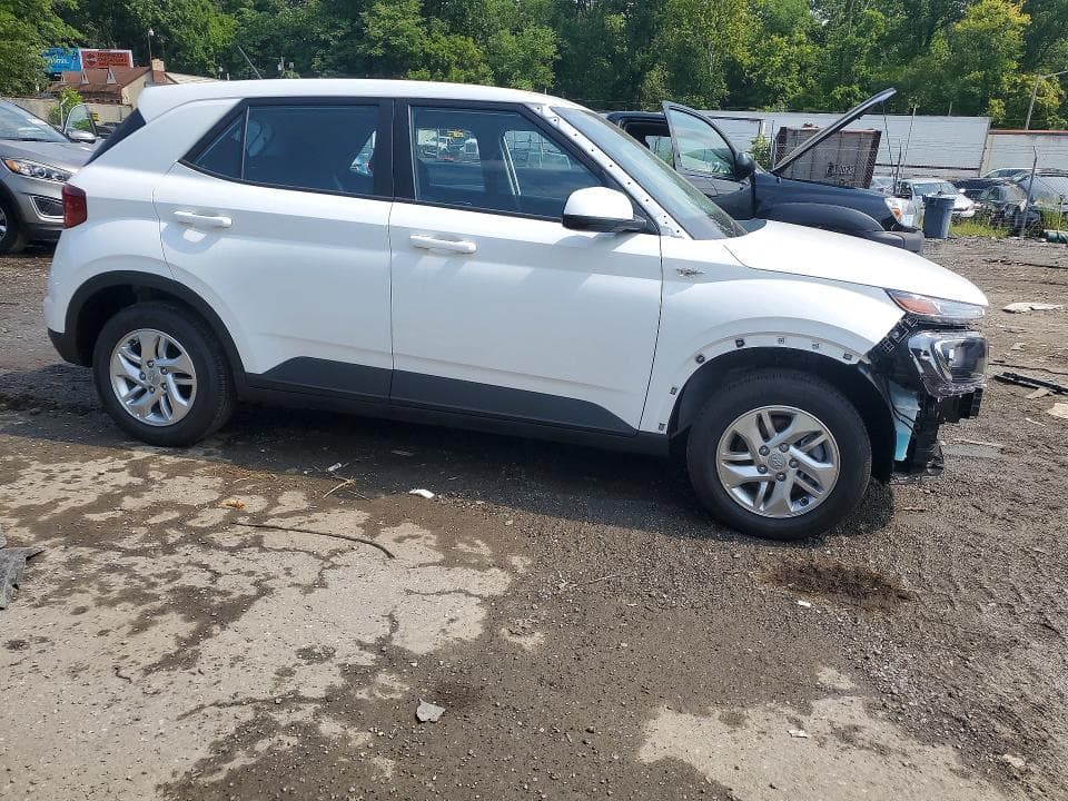 2026 HYUNDAI VENUE SE 4