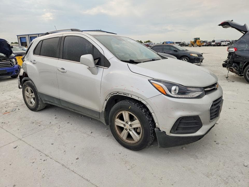 2018 CHEVROLET TRAX 1LT 4