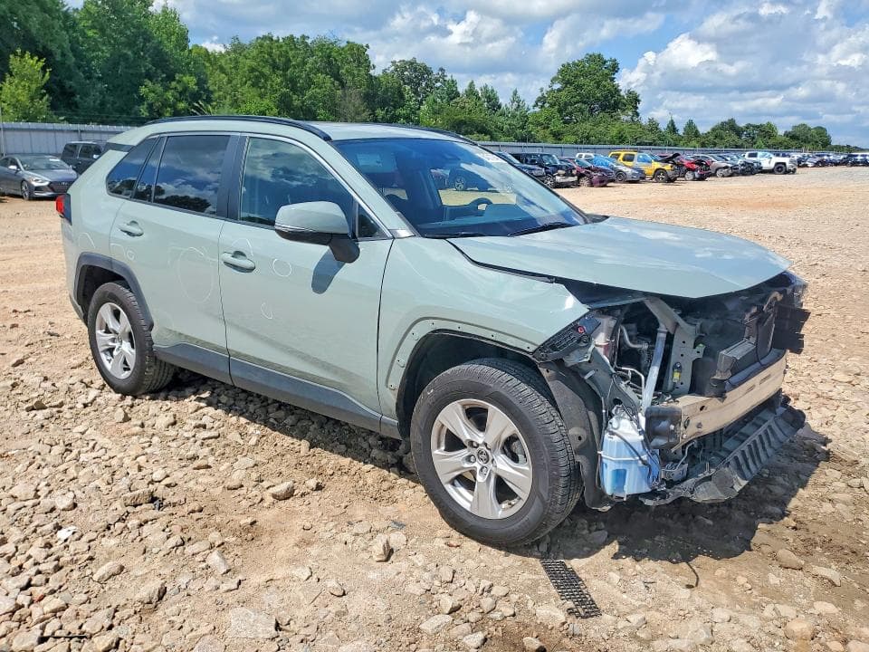 2019 TOYOTA RAV4 XLE 4