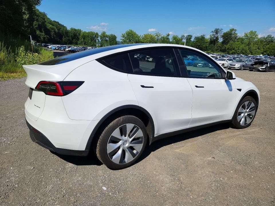 2023 TESLA MODEL Y 3