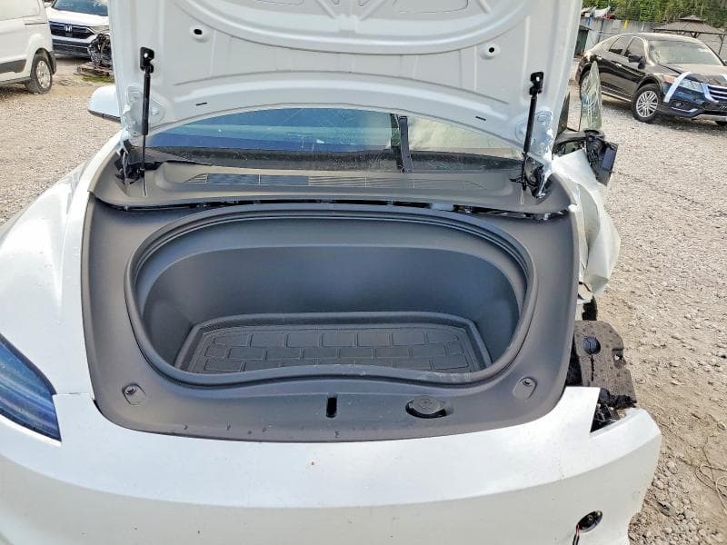 2026 TESLA MODEL 3 11