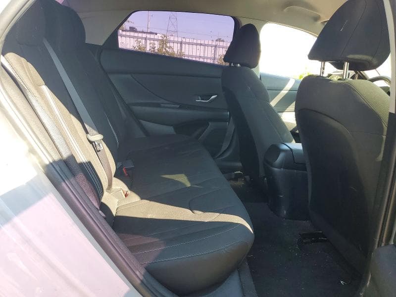 2022 HYUNDAI ELANTRA SEL 10