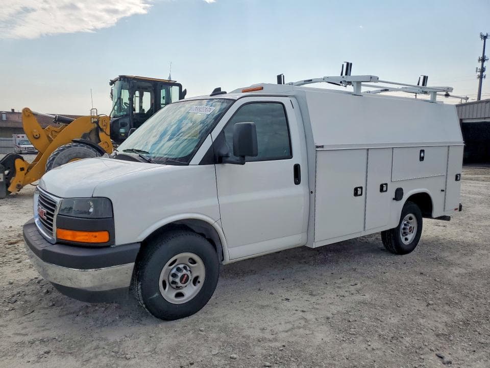2025 GMC SAVANA CUTAWAY G3500 - 1