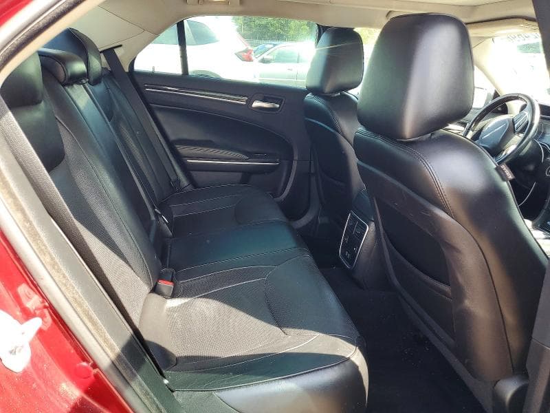 2019 CHRYSLER 300 LIMITED 10