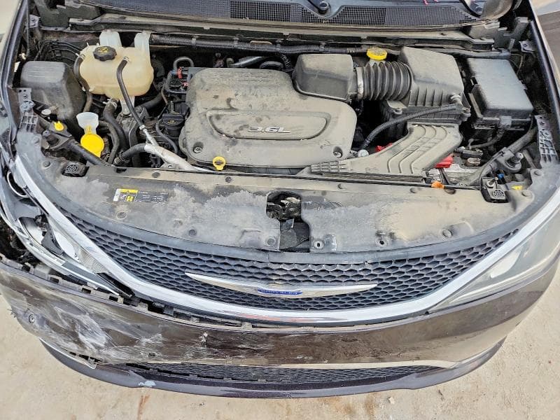 2019 CHRYSLER PACIFICA LIMITED 12