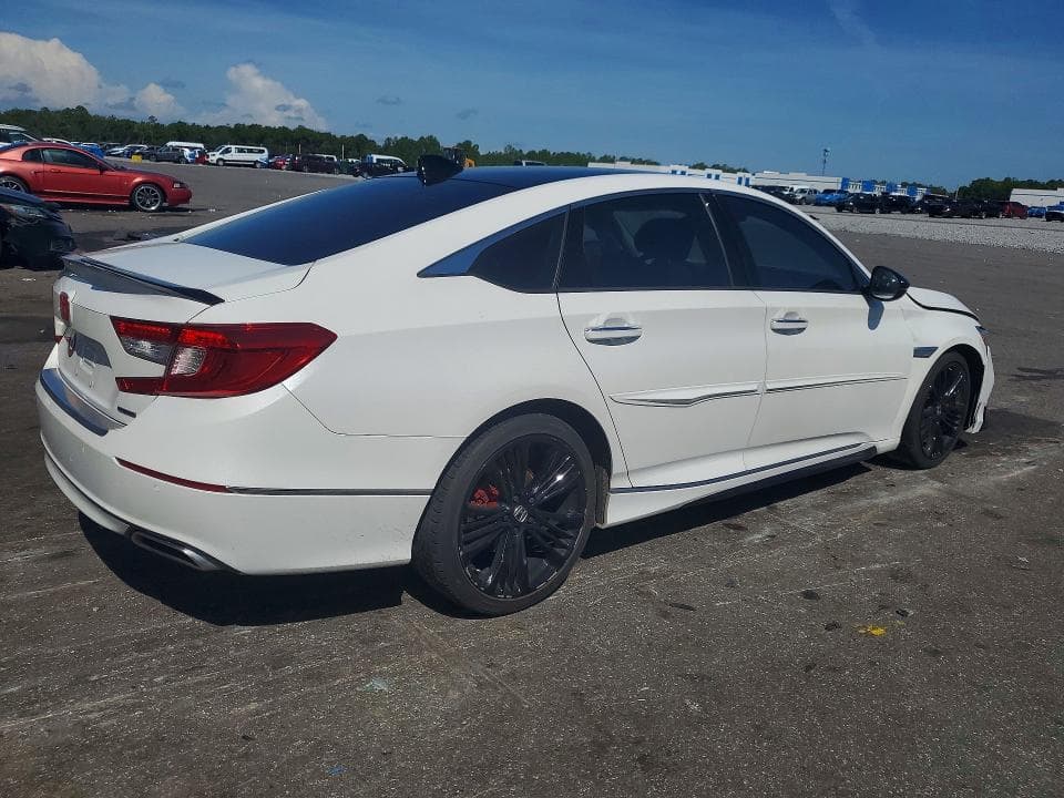 2018 HONDA ACCORD TOURING 3