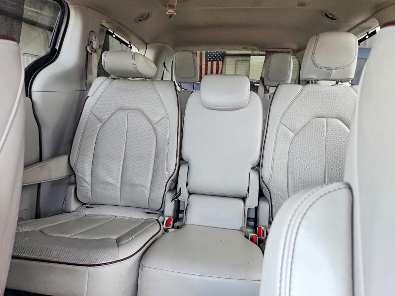 2018 CHRYSLER PACIFICA LIMITED 10