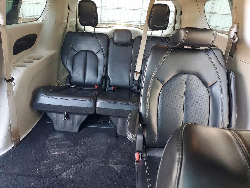2023 CHRYSLER PACIFICA TOURING L 10