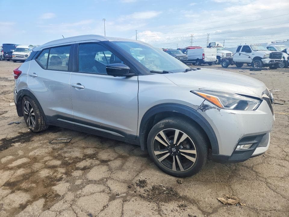 2019 NISSAN KICKS S 4