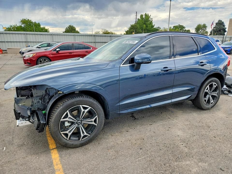 2022 VOLVO XC60 B5 MOMENTUM
