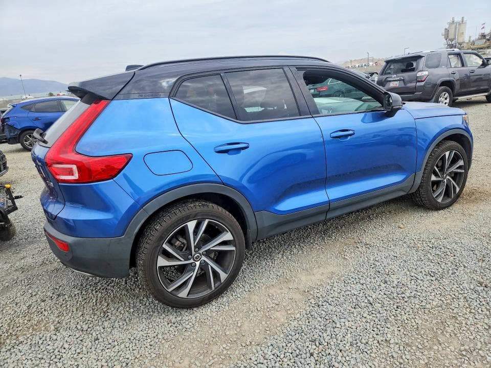 2020 VOLVO XC40 T4 R-DESIGN 3