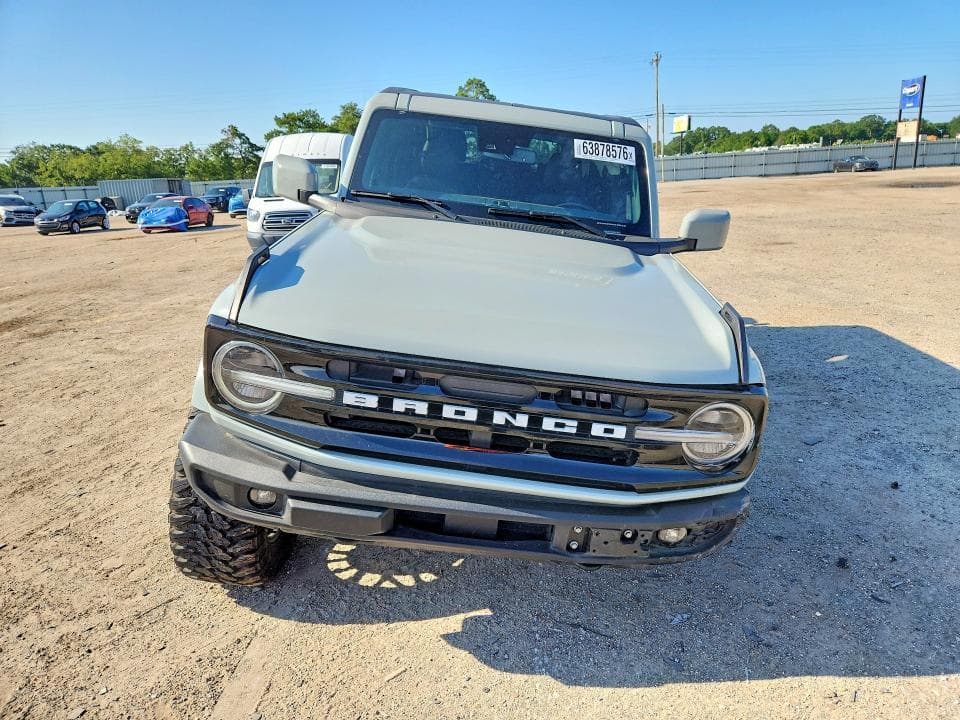 2024 FORD BRONCO OUTER BANKS 5