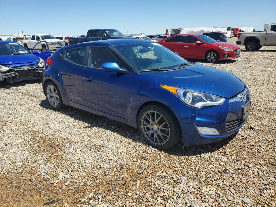 2017 HYUNDAI VELOSTER BASE 4