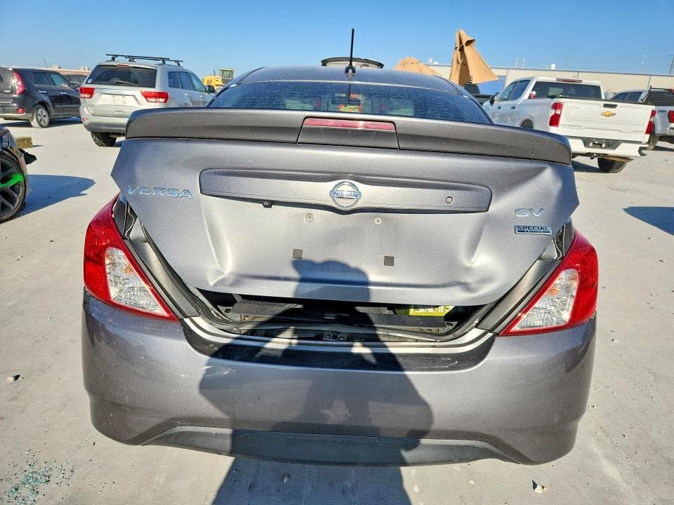 2019 NISSAN VERSA SV 6
