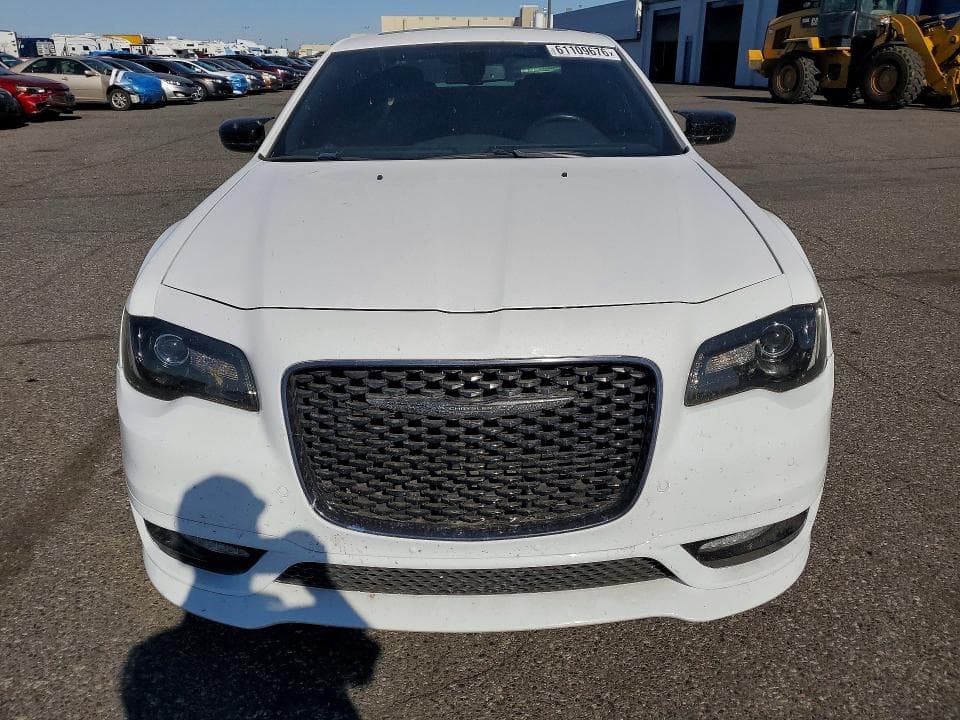 2018 CHRYSLER 300 S 5