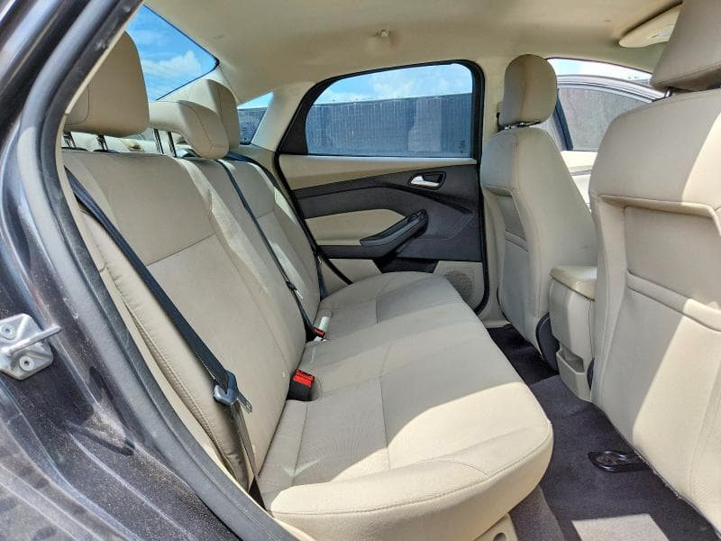 2017 FORD FOCUS SE 10