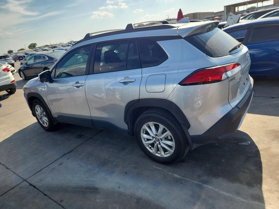 2024 TOYOTA COROLLA CROSS LE 2