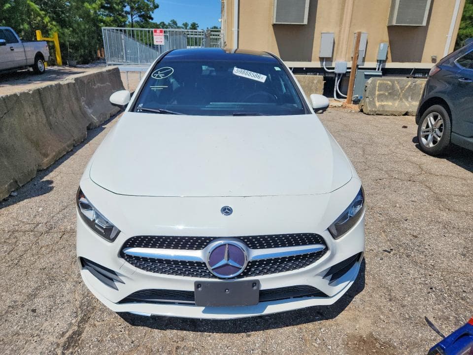 2019 MERCEDES-BENZ A 220 5