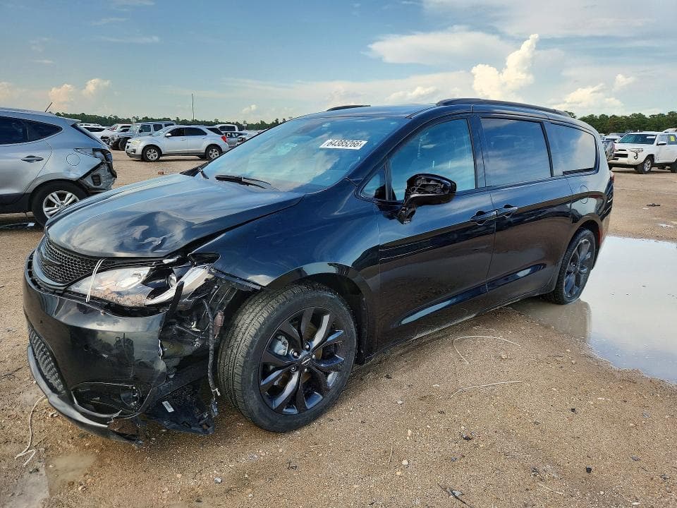 2020 CHRYSLER PACIFICA TOURING L - 1