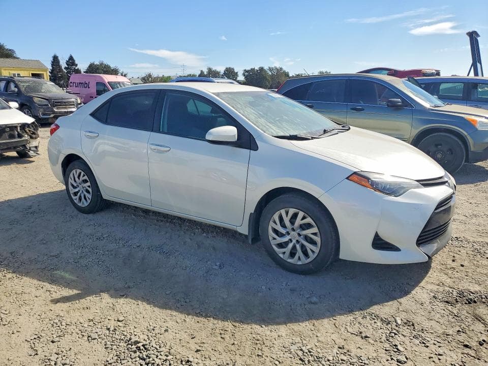 2018 TOYOTA COROLLA LE 4