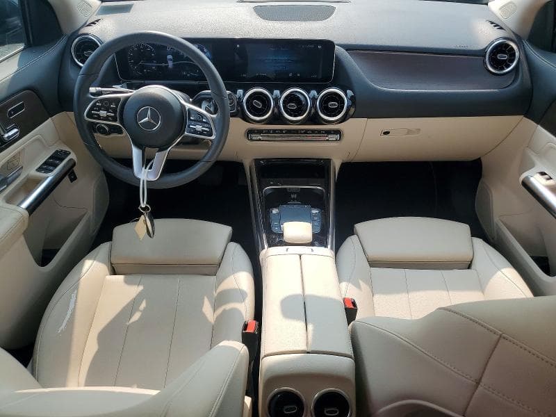 2021 MERCEDES-BENZ GLA 250 4MATIC 8