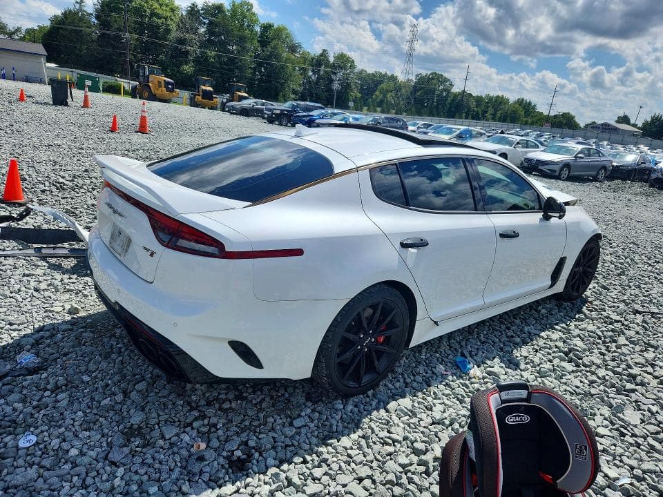 2022 KIA STINGER GT2 3