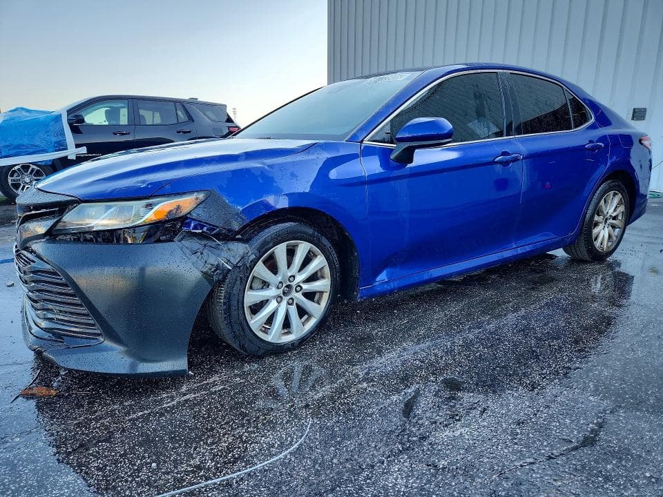 2018 TOYOTA CAMRY LE