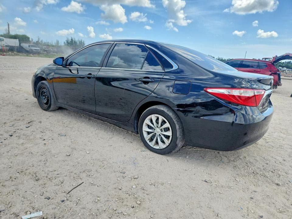 2017 TOYOTA CAMRY LE 2