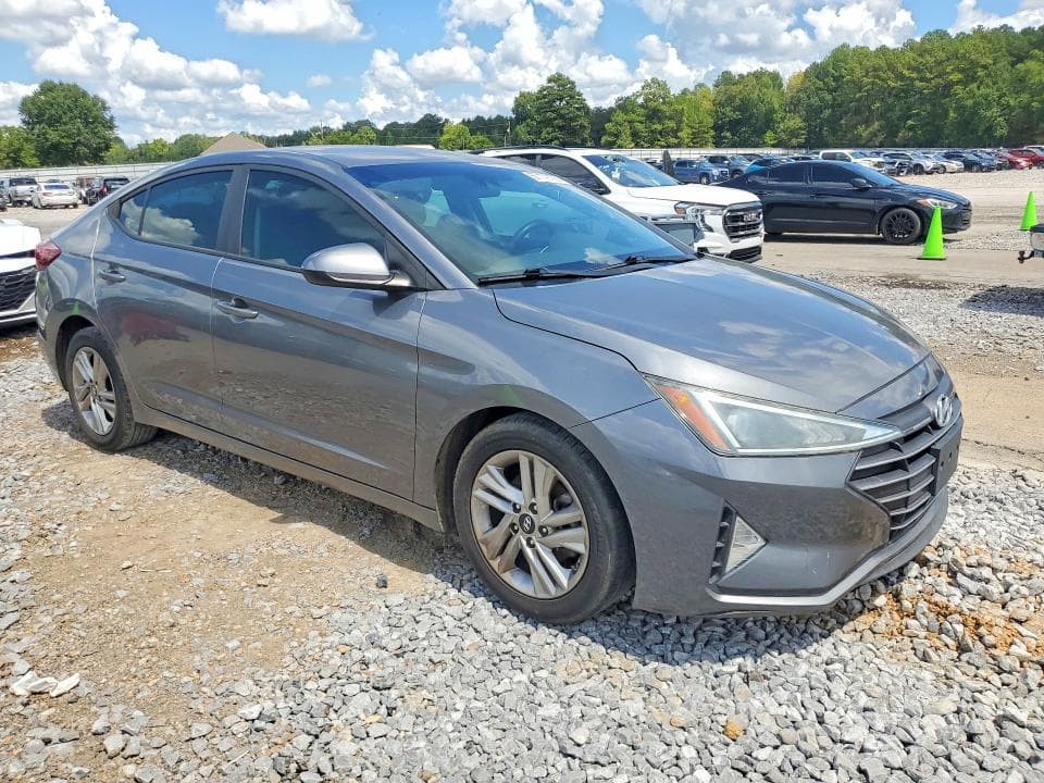 2020 HYUNDAI ELANTRA SEL 4