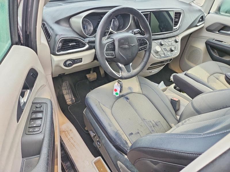 2024 CHRYSLER PACIFICA TOURING L 8